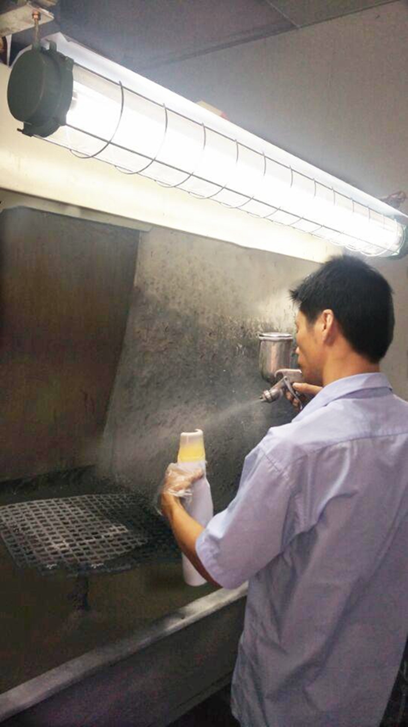 手板噴漆
